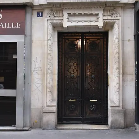 Au Coeur De Notre Dame Nid Type Equipe Calme Clair Ascenseur Clim * Paris